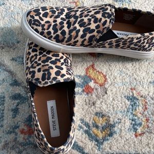Steve madden cheetah pattern slip on shoes